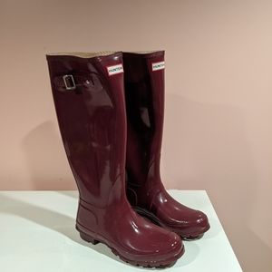 Tall Hunter Rain Boots in Dark Ruby Gloss